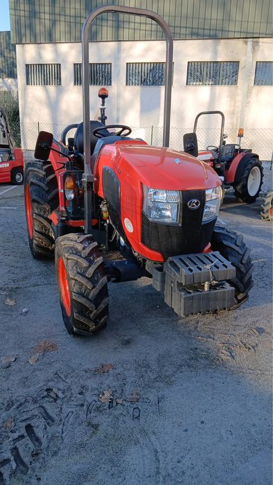 Kubota L2452 - semi novo