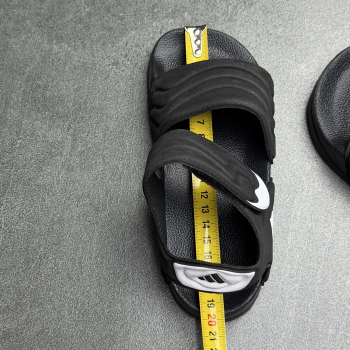 ОРИГІНАЛ 100% Дитячі босоніжки  адідас Adidas HQ0114 /31р.