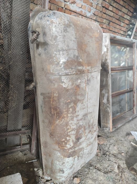 Бак, бочка, ємкість, емкость, тракторний бак.