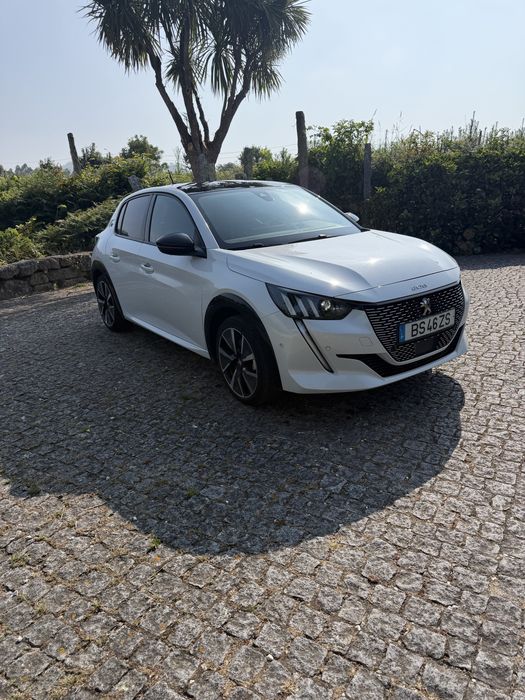 Peugeot e-208 — fotografia 2