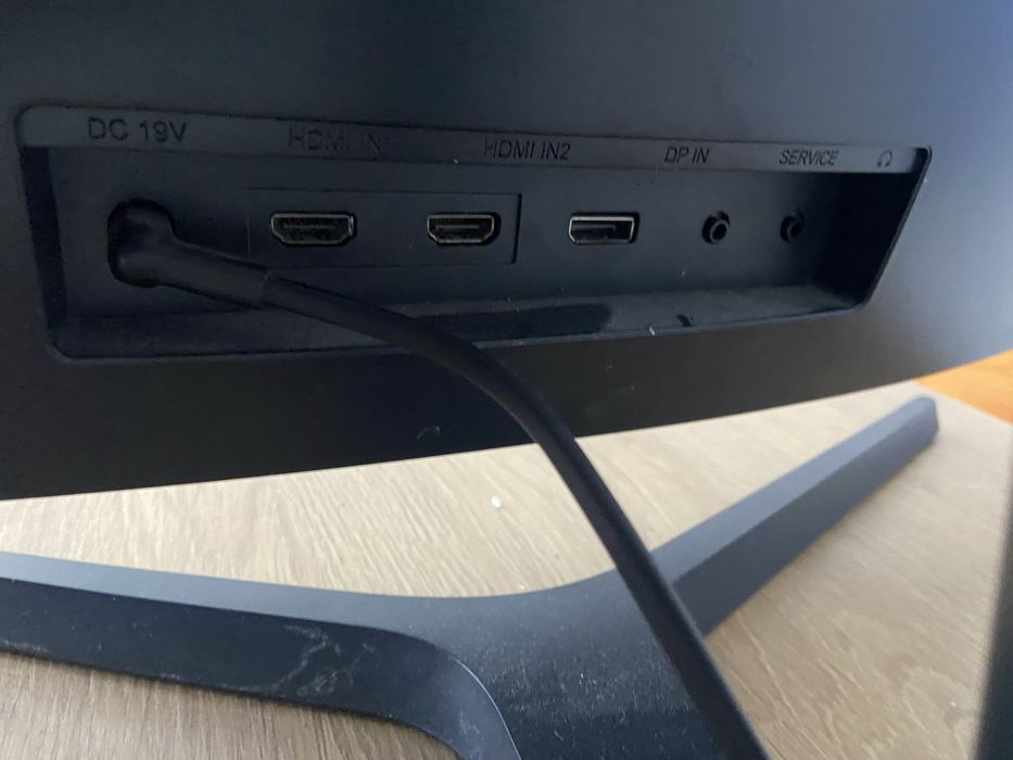 Monitor Samsung C27FG7X de 27 polegadas, 144 Hz, em excelente estado457557081169612802