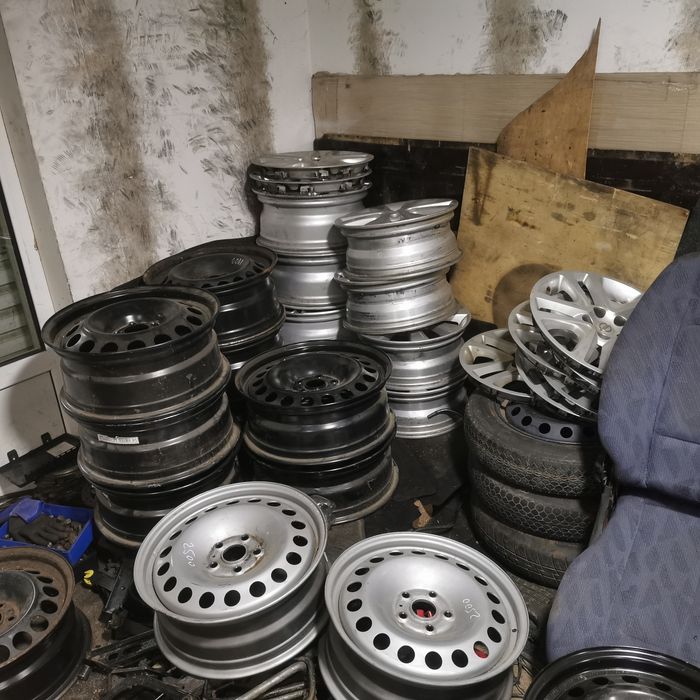 Диски до авто різних діаметром