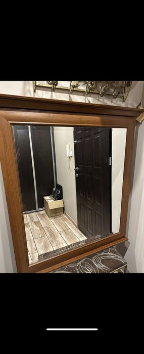 Lustro w drewnie Kler