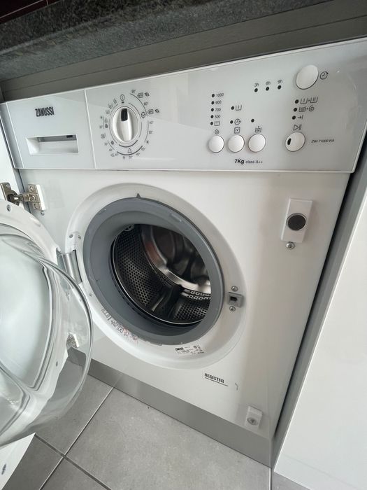 Lote de Eletrodomésticos de Encastre (Tudo da Marca Zanussi)