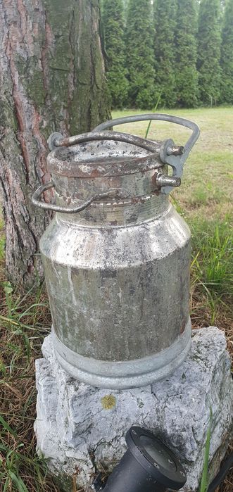 stara konew stalowa, bańka, kanka na mleko PRL