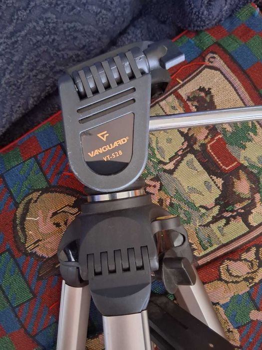 Tripé VANGUARD foto/cinema em estado novo