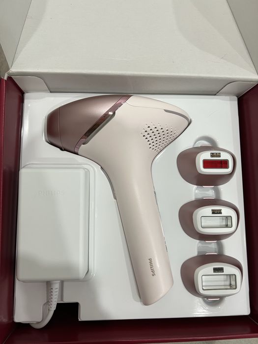 Фотооэпилятор Philips Lumea 9900