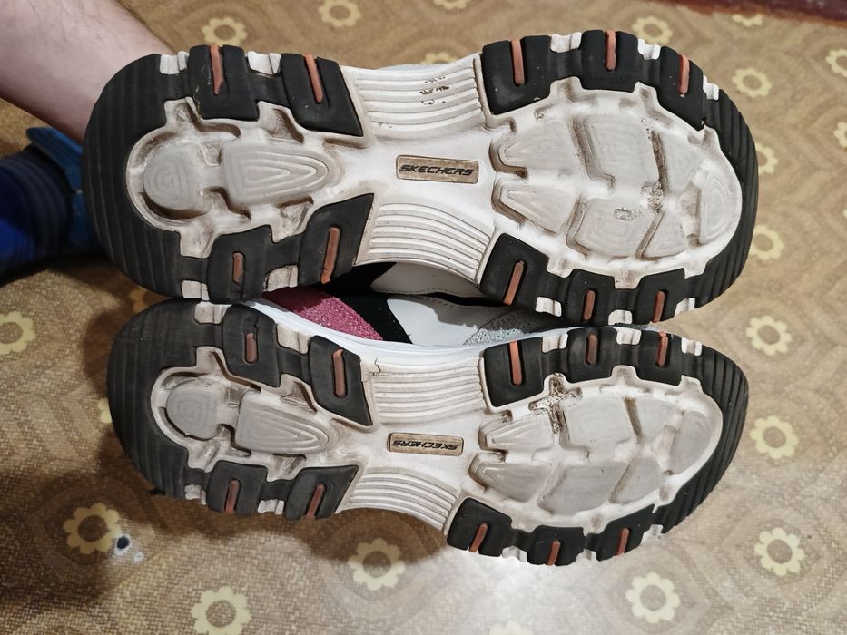 Женские кроссовки Skechers