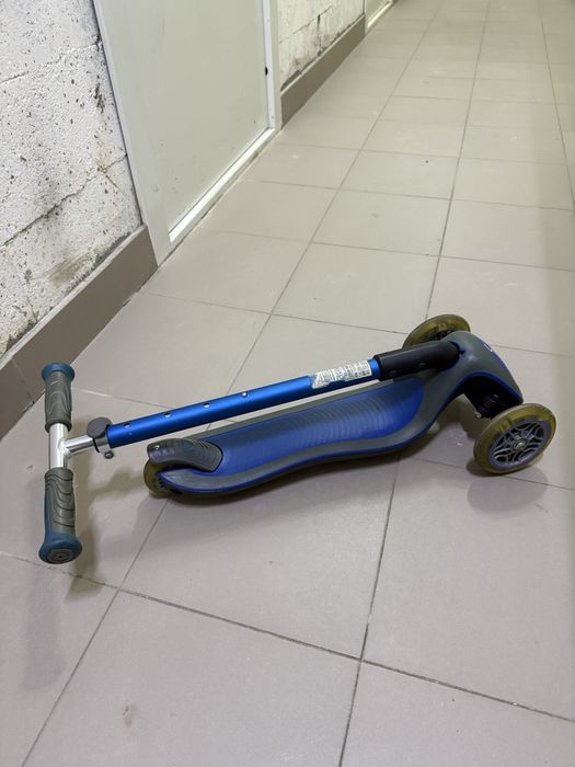 Самокат Globber Elite з підсвічуванням