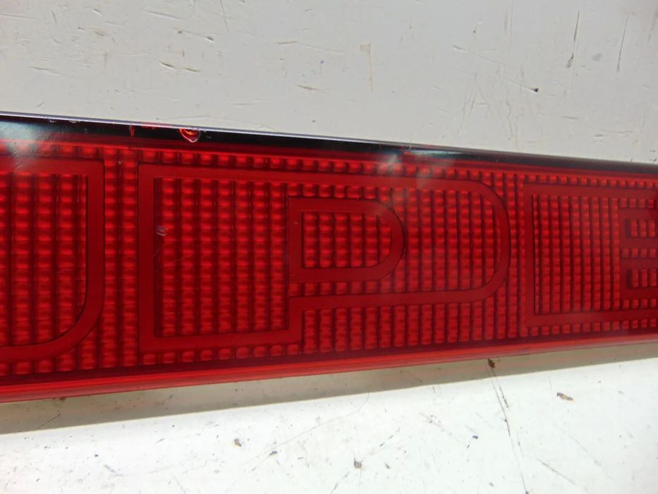Audi Coupê GT placa refletora " usado em bom estado
