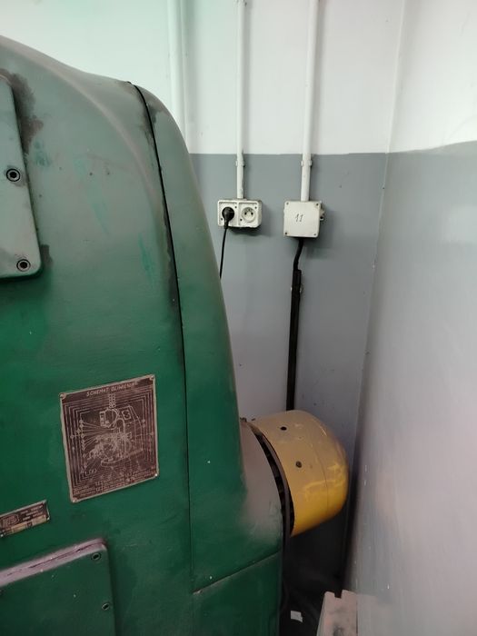 Frezarka uniwersalna do metalu | Stół 1250 × 270 mm | 380 V | Imadło