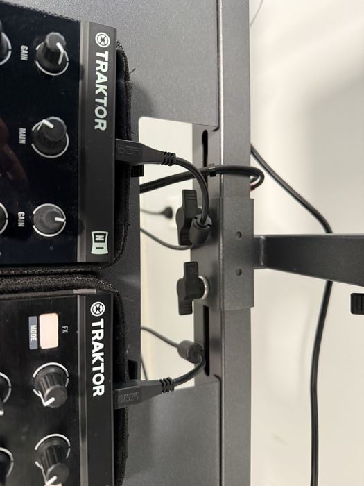 Mesa DJ / Produçãometal regulável