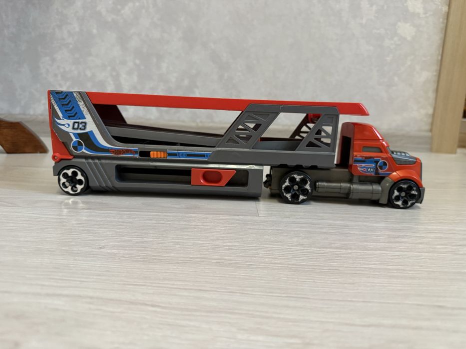 Автовоз стреляющий машинками Hot Wheels