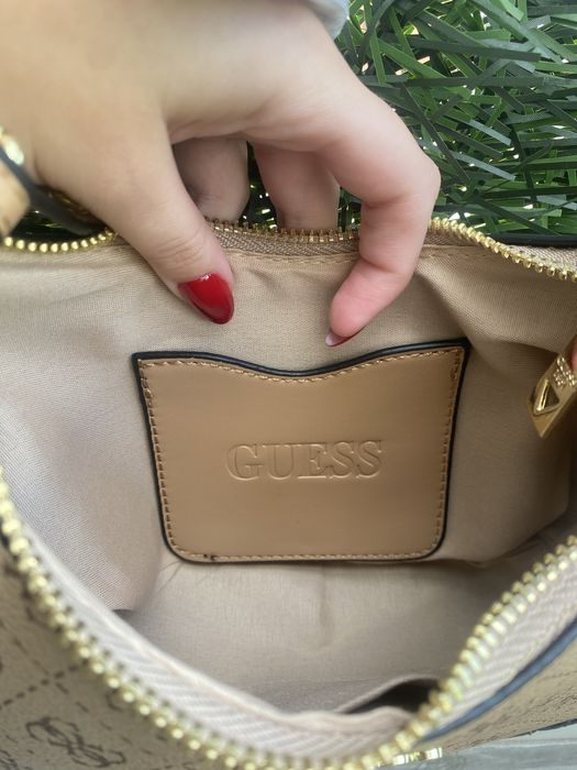Mala Guess nova, com saco da marca, sem caixa