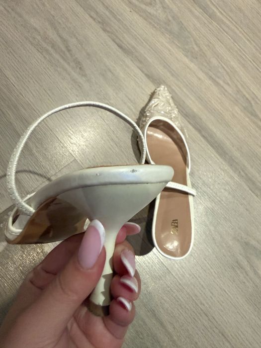 Туфлі з вишивкою ZARA