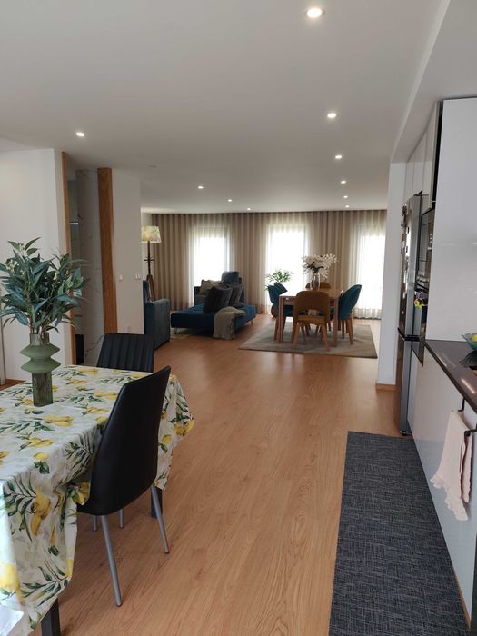 Moradia Semi-nova T3 Barcelos
