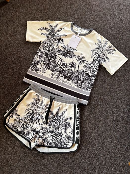 Люксовый костюм премиум качества CD