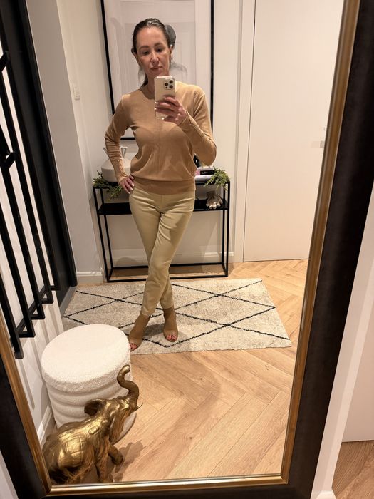 Sweterek ZARA beżowy roz XL wypada M