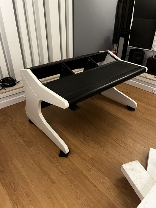 Secretária de estudio Modson 2.0