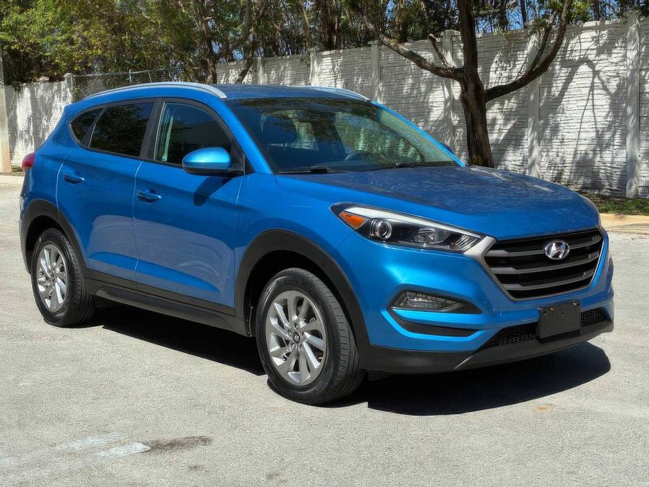 Hyundai Tucson SE      2016