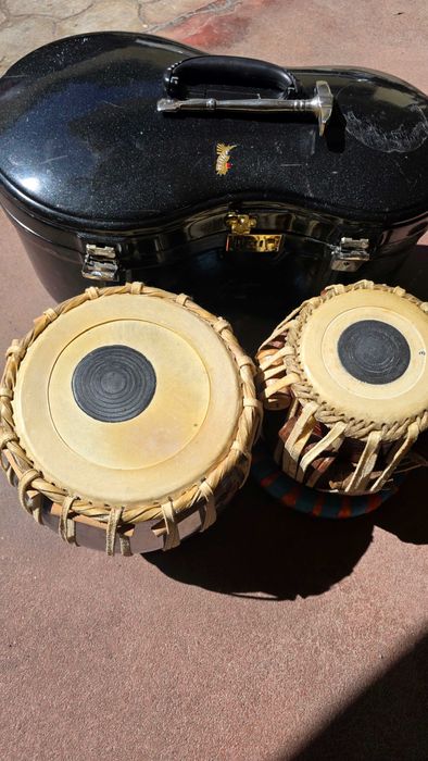 Tablá - instrume to de percussão indiano