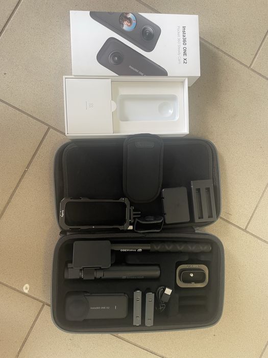 zestaw Insta360 ONE X2  z akseroriami z etui - NOWE!!