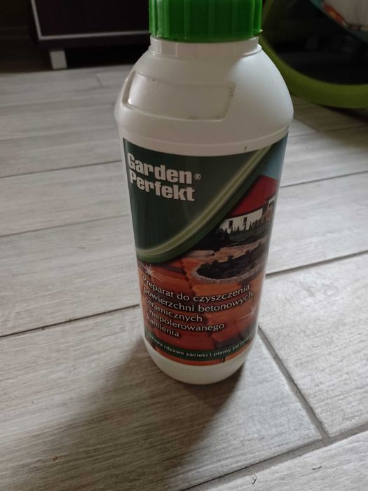 Płyn preparat do mycia czyszczenia kostki brukowej
