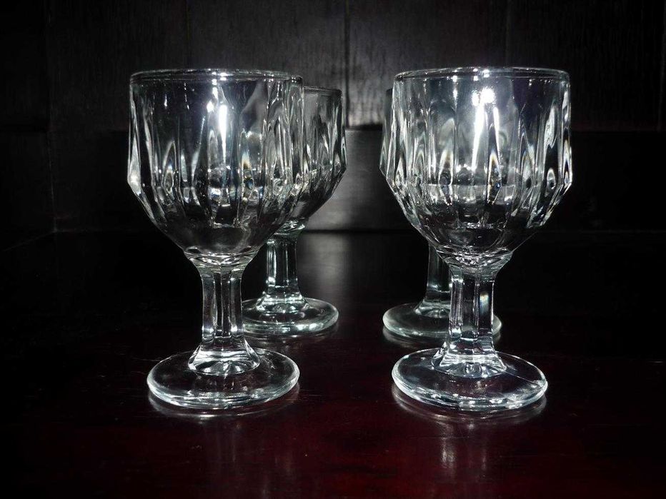 Conjunto 4 calices de vidro com pé