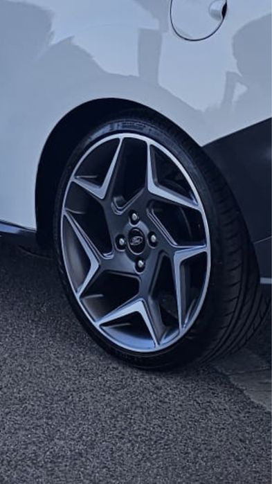 Jantes 18" Ford Focus ST Line com pneus novos