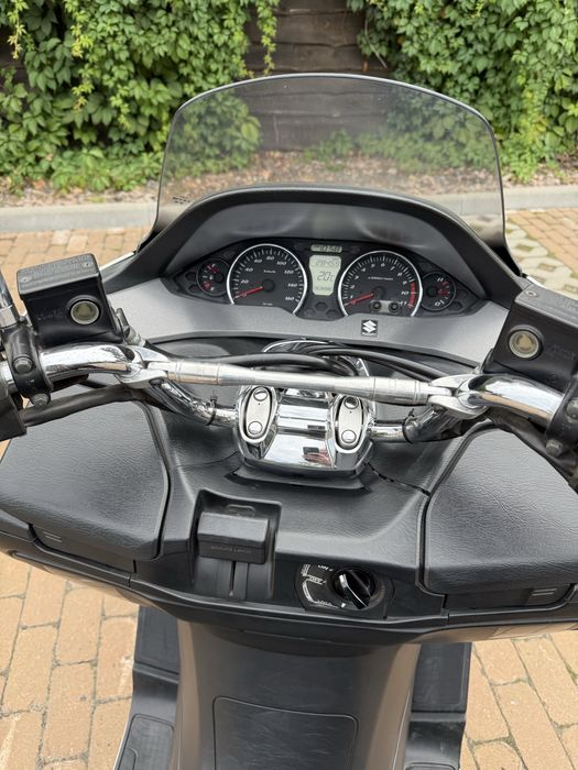 Макси скутер Suzuki Skywave 250 см³