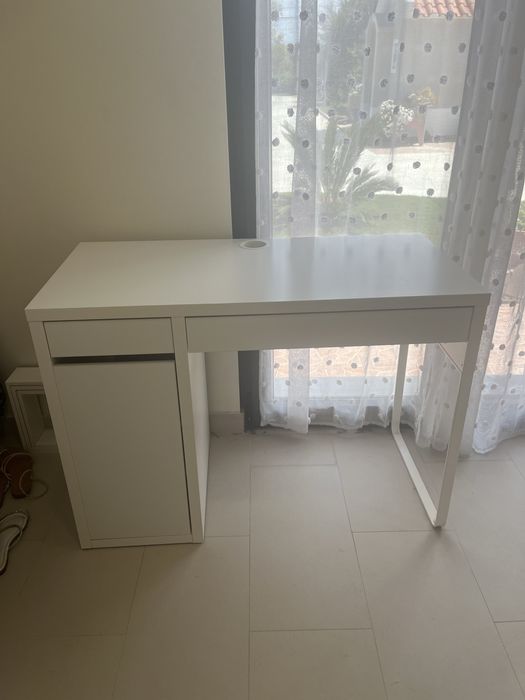 Secretária do IKEA