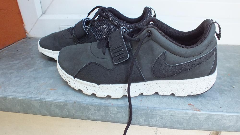 Super buty sportowe marki Nike w roz 42,5