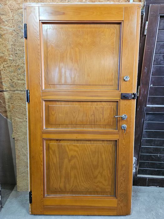 DRZWI Zewnętrzne Drewniane Sosnowe Wejściowe Pełne 109x212cm