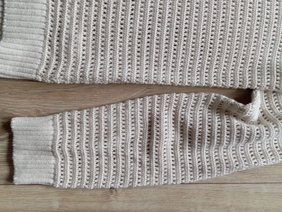 Bershka - sweter ażurowy