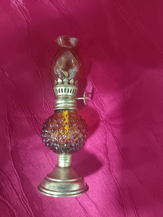 Mini candeeiro a petróleo