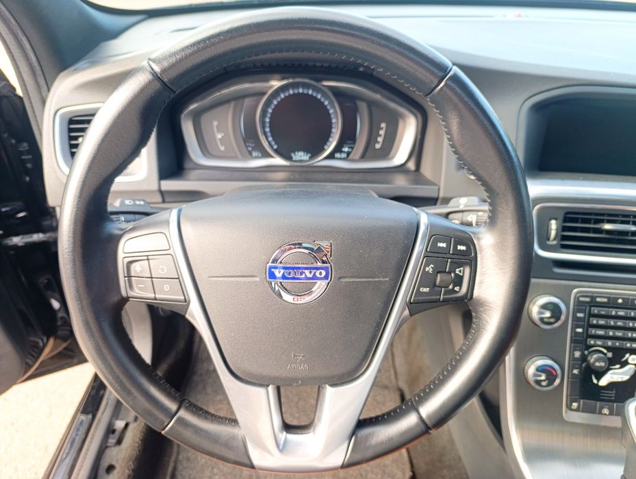 Автомобиль Свеже Пригнанна Volvo S60 T5