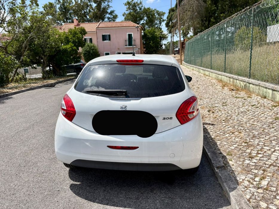 Peugeot 208 — fotografia 2