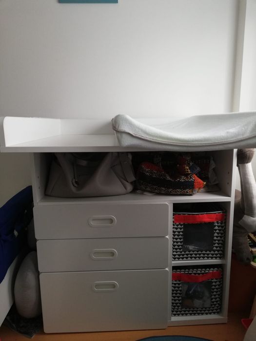 Arrumação mudar a fraldas