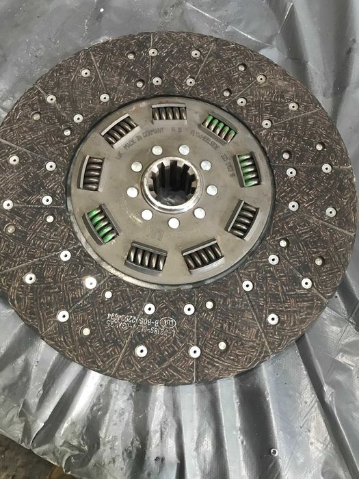 Диск сцепления LUK 335 0103 16