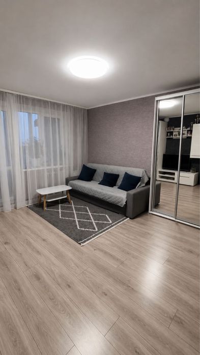 Продам 1-к квартиру на Тополе с ремонтом