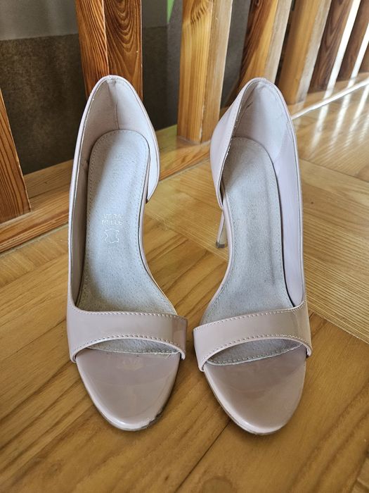 Szpilki pudrowy róż