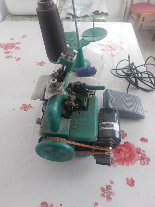 оверлок з электроприводом