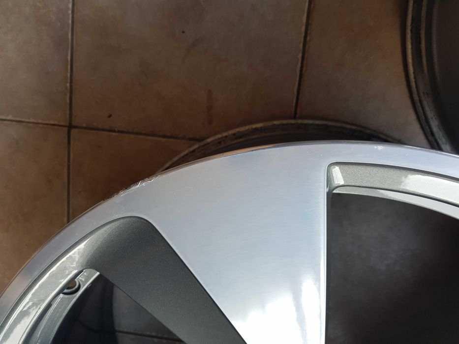 Felgi aluminiowe OEM Audi Q7 SQ7 A6 S6 A8 S8 9,5x21 et31 5x112 4M0