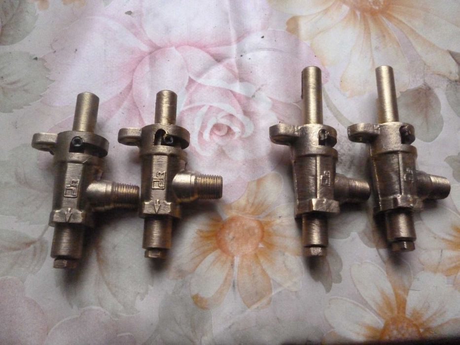 кран,краник газовой плиты,таганка.