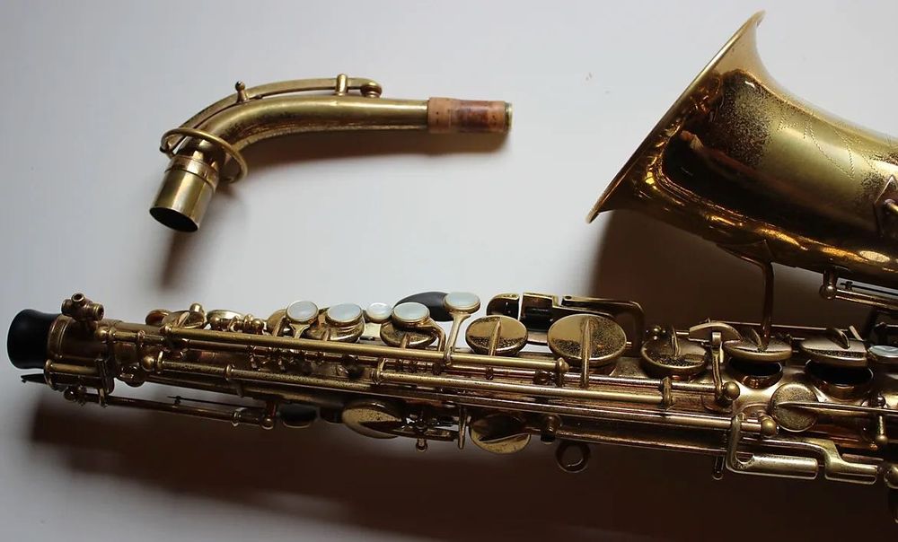 Saxofone Alto Buescher True-Tone (serie IV-1930)