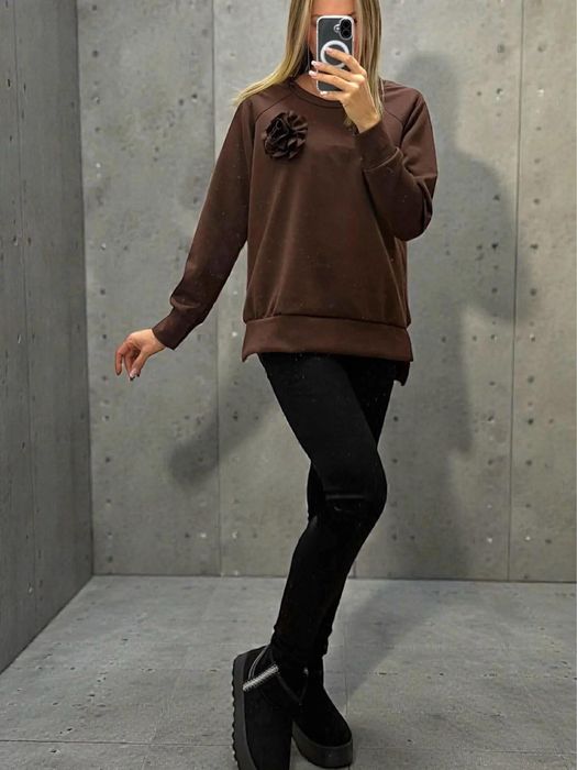 Brązowa bluza oversize z kwiatkiem