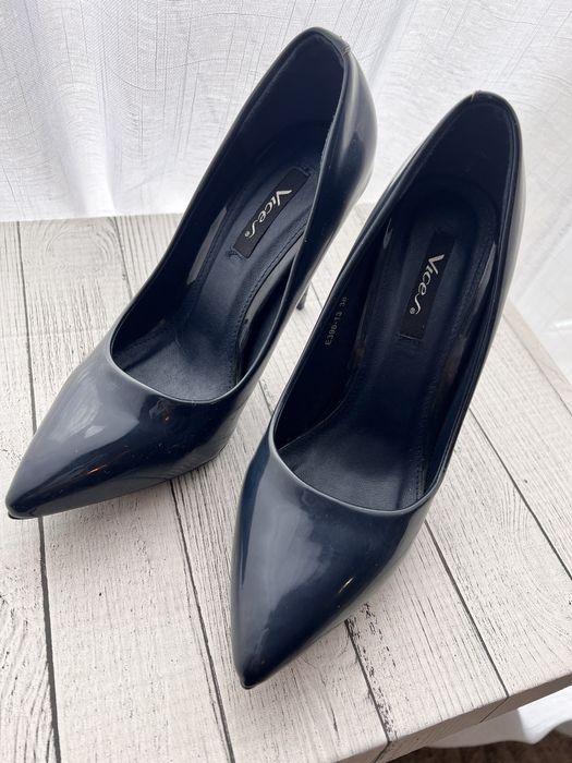 Szpilki Vices Nowe ,rozmiar 38 ,granatowe