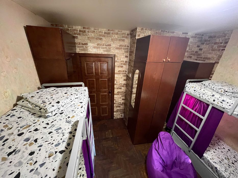 Хостел на Лівобережній, перший поверх, усі зручності!