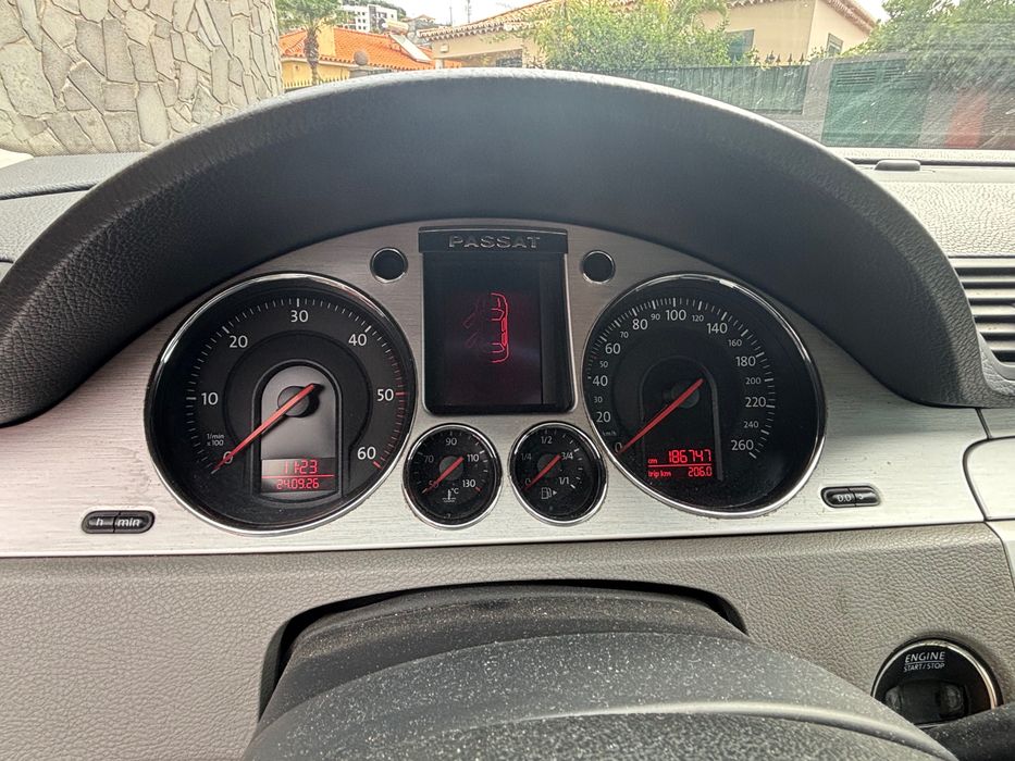 Volkswagen Passat — photo 4