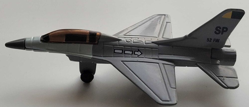 Літак   колекційний    Металевий  Винищувач  General Dynamics F-16 Fighting Falcon Новий
